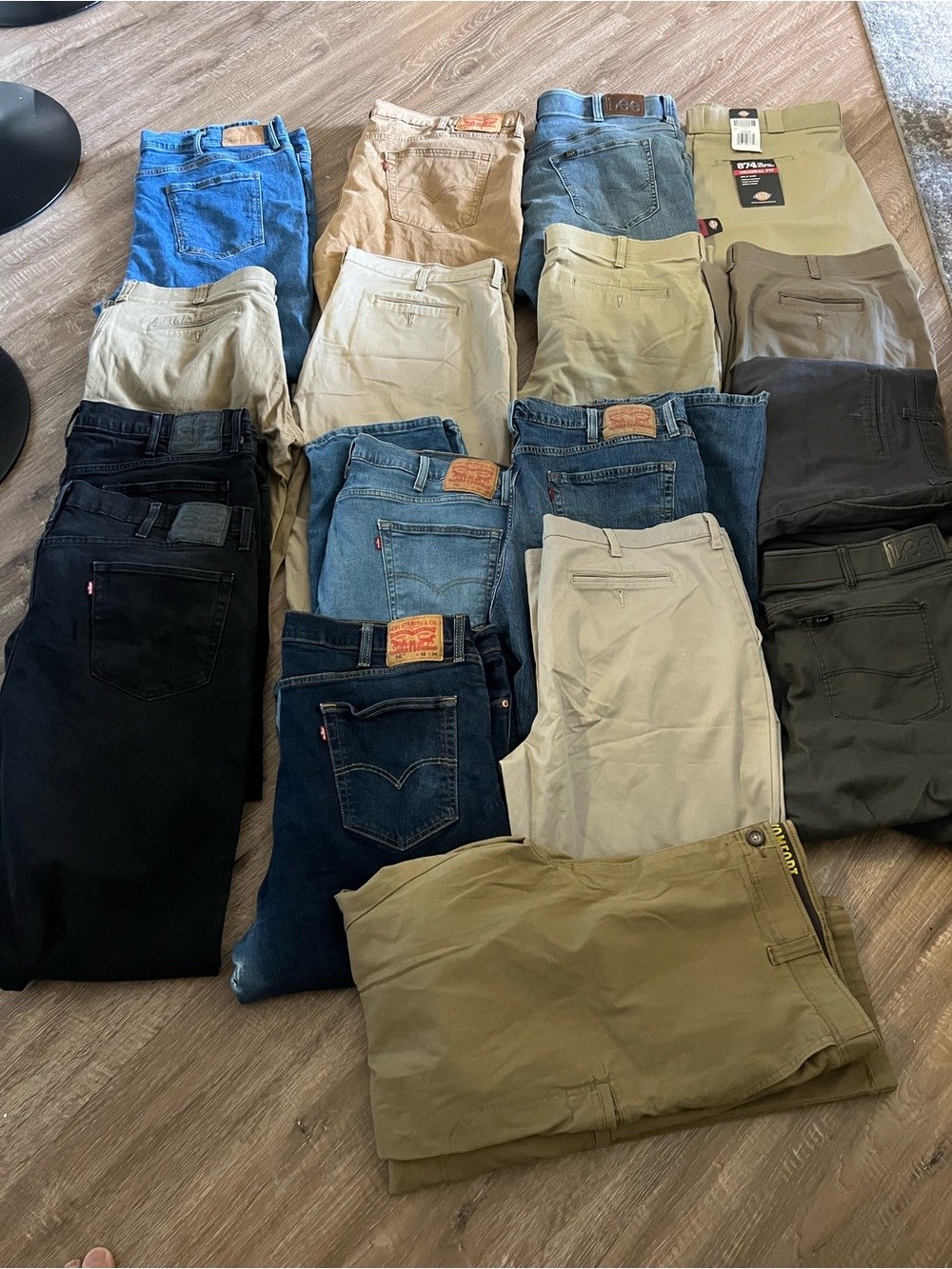 17 Premium Levi’s & Lee Pants Lot W42 L34 – Denim & Casual Pants Bundle